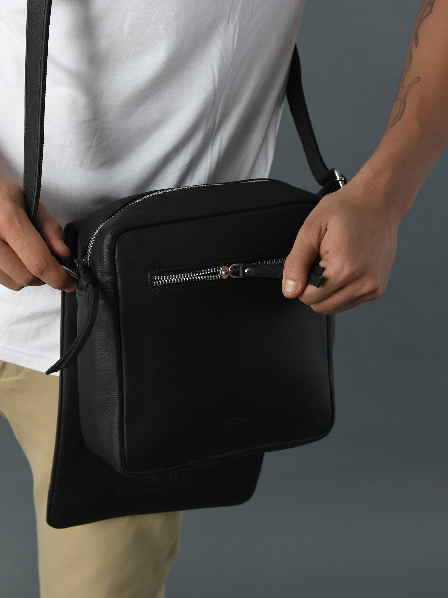 Perinto Leather Messenger Bag PUSB-6001 Black